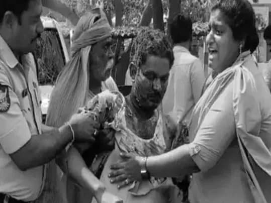 పోలీస్‌ వెహికిల్ బ్లాస్ట్ 