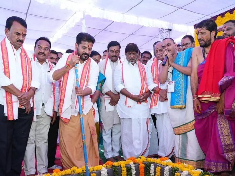 భవ్యమందిరంగా బాసర… సీఎం భూమి పూజ