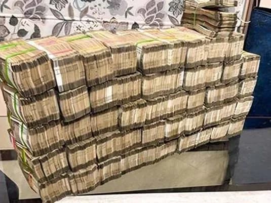 తమిళనాడు' లో ..  రూ.1200 కోట్లకు పైగా .. సొమ్ము 'సీజ్'.