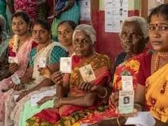  తమిళనాడులో 70 శాతం పోలింగ్..బెంగాల్ లో స్వల్ప ఘర్షణలు !