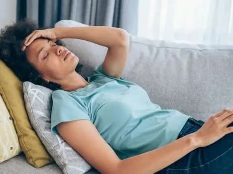 సమ్మర్‌లో వికారం, వాంతులా? ఇలా చేయండి!