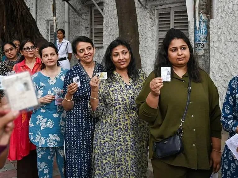 మూడు రాష్ట్రాల్లో అధికార వ్యతిరేకత