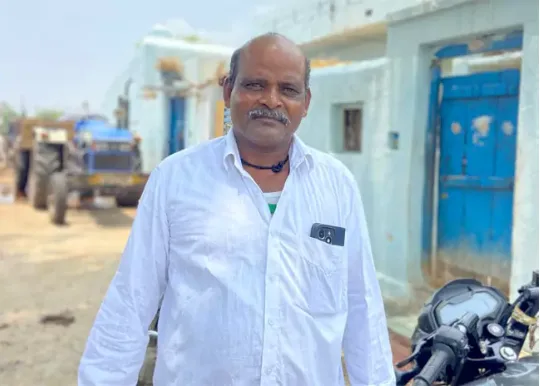 బావి లోని మనవడిని కాపాడుతూ, తాత మృతి!