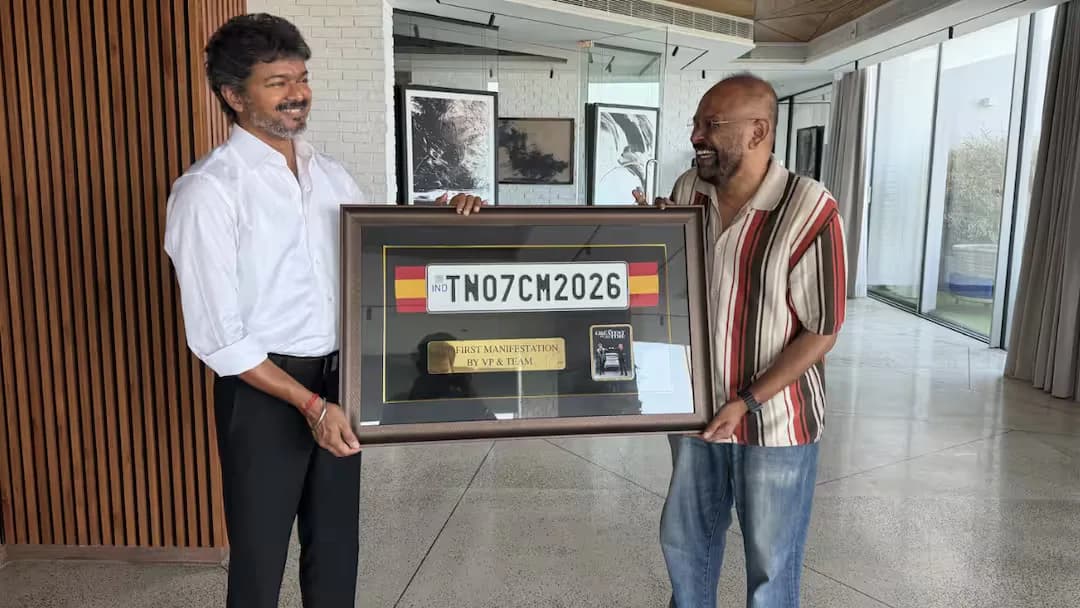 విజయ్ కి వెంకట్ ప్రభు స్పెషల్ గిఫ్ట్ 