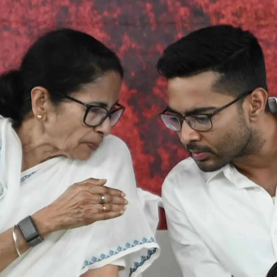పోలింగ్‌కు ముందే తప్పుకున్న TMC candidate! ఏమైంది?