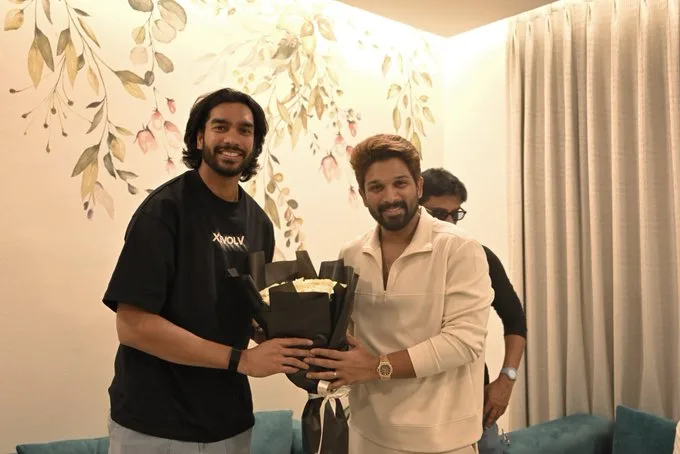 అల్లు అర్జున్‌ను కలిసిన క్రికెటర్.. 