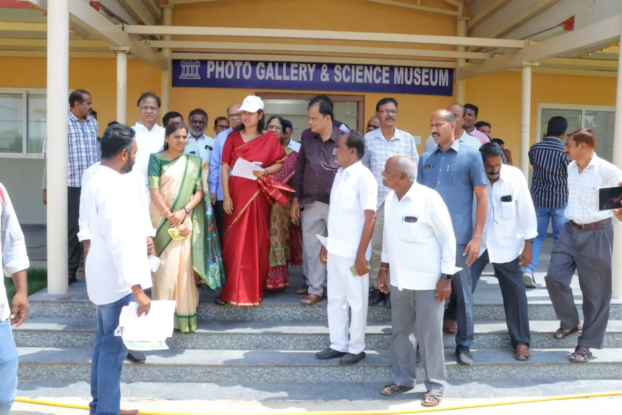  'అభివృద్ధి పనుల్లో వేగం పెంచాలి'