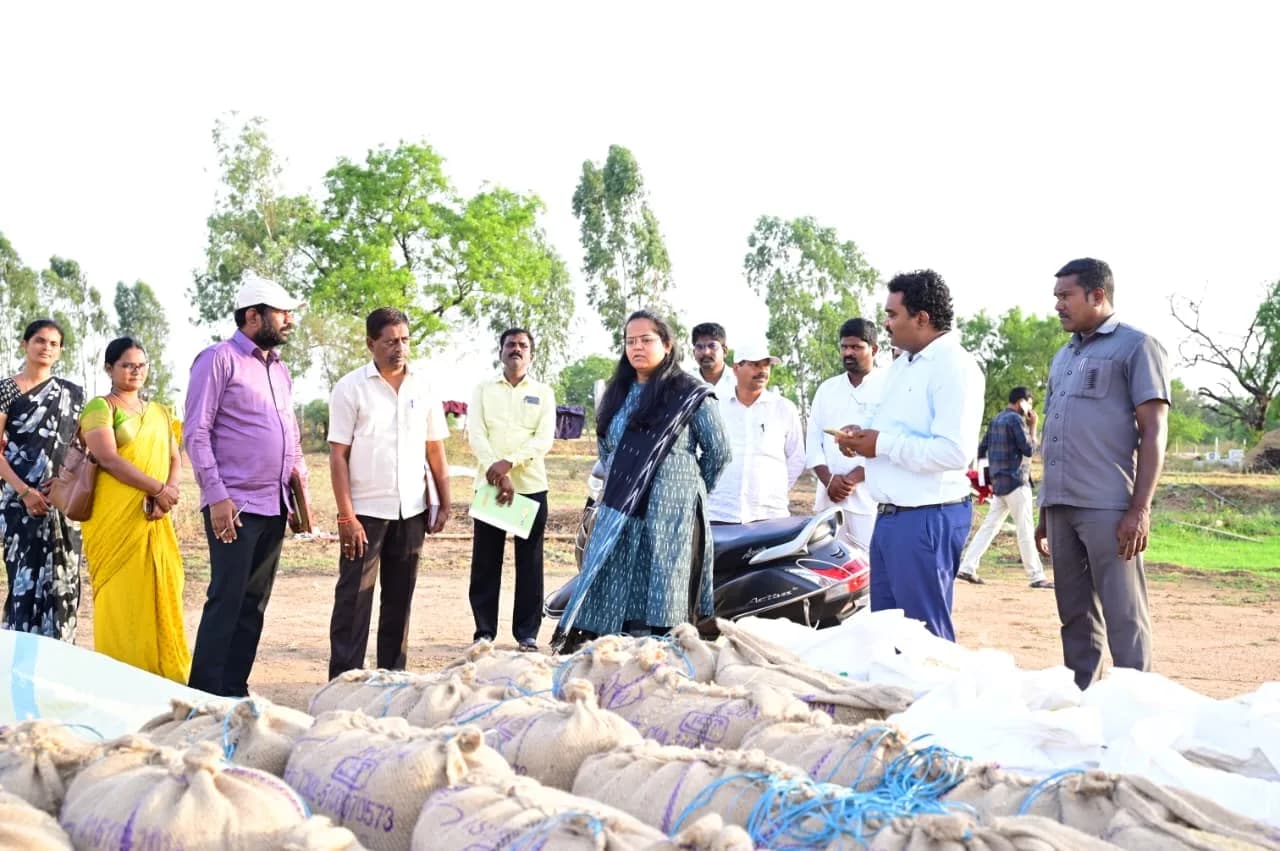 రైతులు పుకార్లు నమ్మొద్దు : కలెక్టర్ ప్రతిమాసింగ్ 