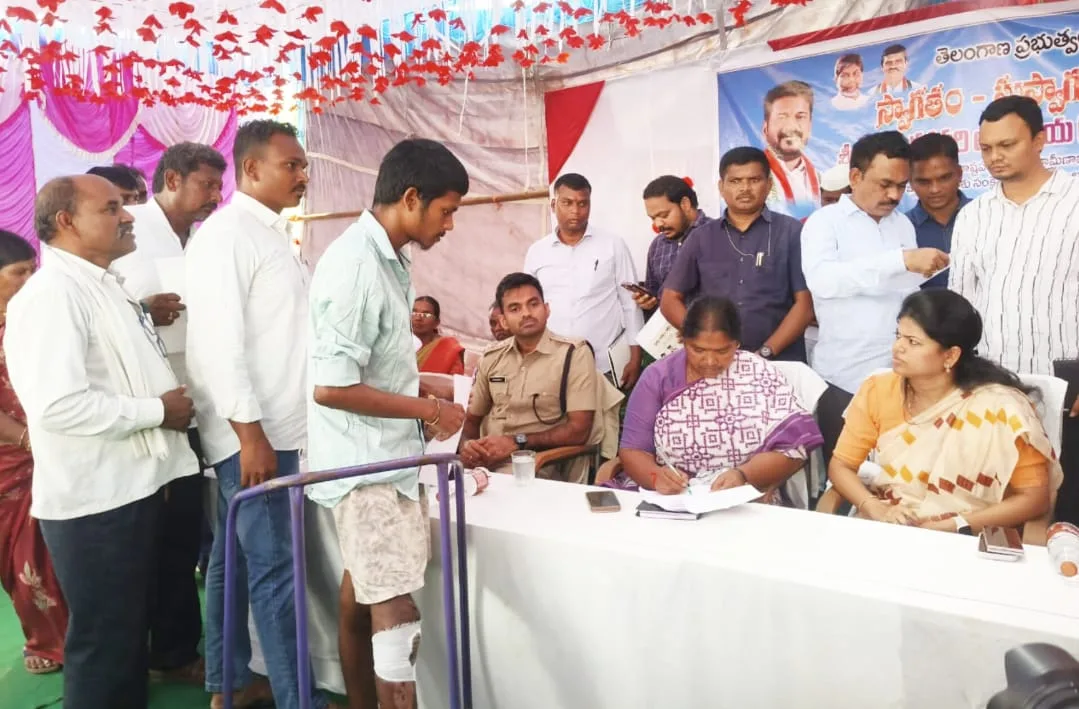 ప్రజాసమస్యలను తక్షణమే పరిష్కరించాలి: సీతక్క