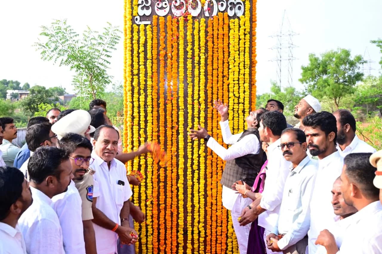 తెలంగాణ సమగ్రాభివృద్ధికి కట్టుబడి ఉన్నాం: మినిస్టర్ వివేక్