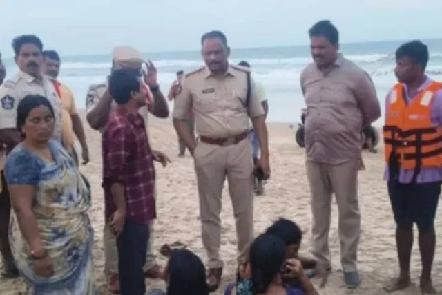 రామాపురం బీచ్‌లో యువతి గల్లంతు