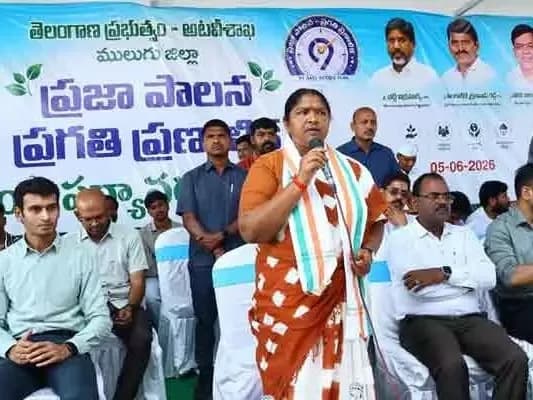 చెట్లతోనే మానవ మనుగడ: మంత్రి సీతక్క
