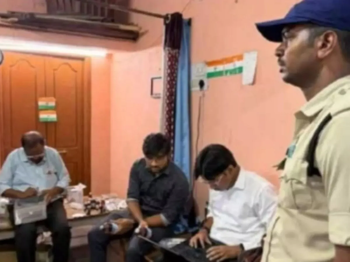 అర్హతలు లేకుండా వైద్యం.. నకిలీ డాక్టర్ గుట్టురట్టు
