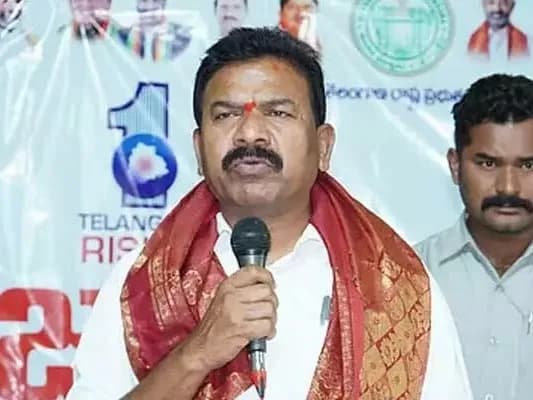 సెకండ్ ఫ్లోర్ నుంచి కిందపడ్డ లిఫ్ట్.. లిఫ్ట్‌లోనే MLA 