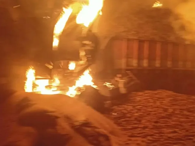 ఘోర ప్రమాదం.. డ్రైవర్ సజీవ దహనం