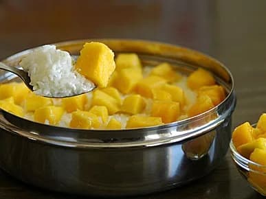 మ్యాంగో అండ్ కర్డ్ రైస్- వాట్ ఏ కాంబినేషన్!