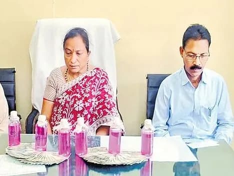 ACBకి చిక్కిన అధికారులు.. బాణసంచా కాల్చి సంబరాలు