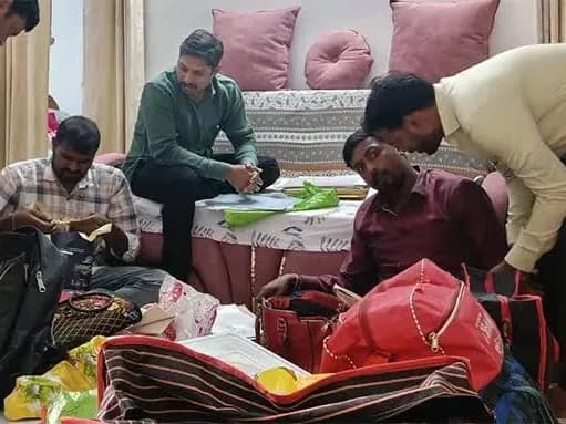 సర్వే డిప్యూటీ డైరెక్టర్ నరహరి ఇంట్లో ACB సోదాలు