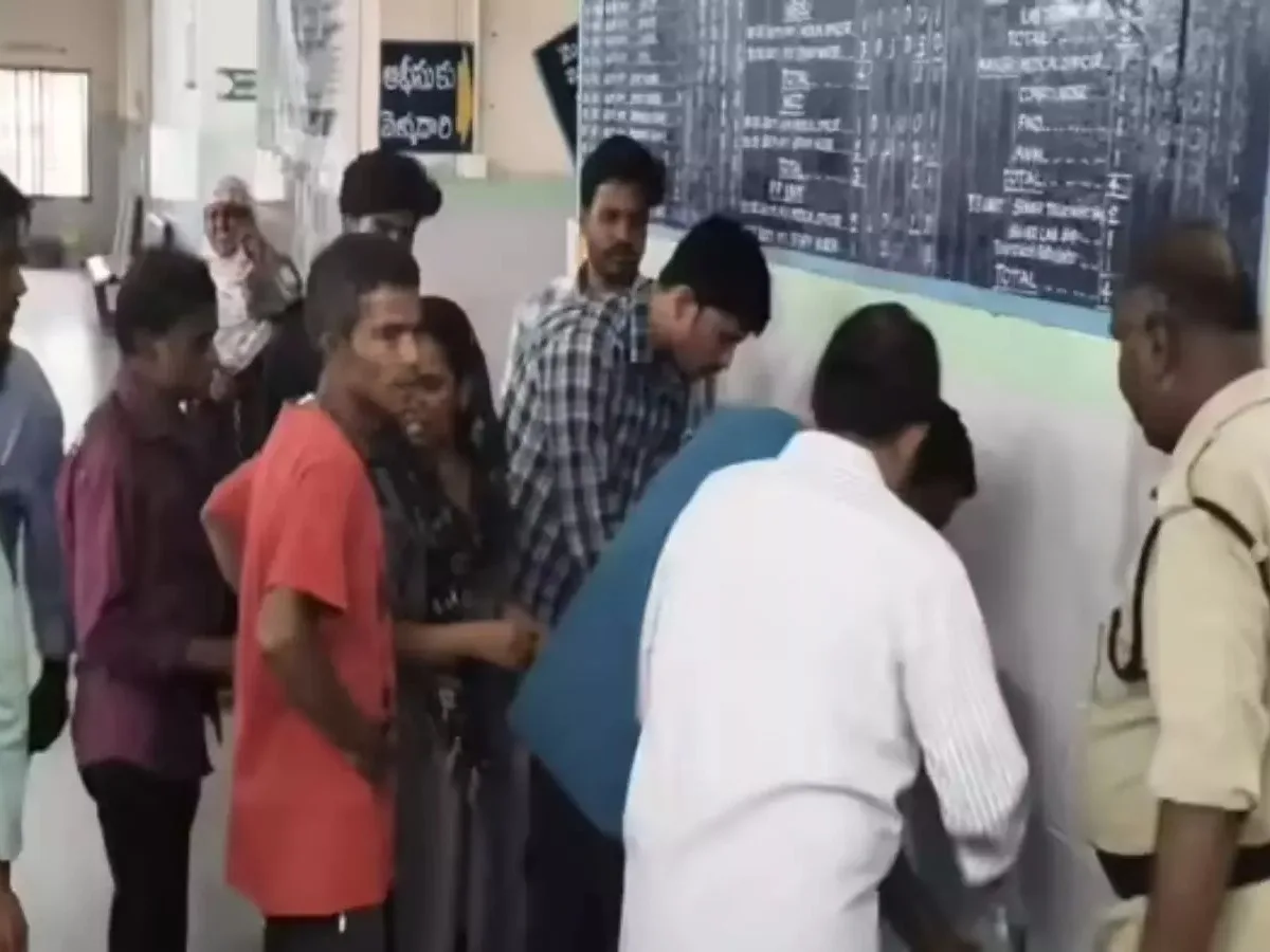ప్రాణం తీసిన కుర్ కురే ప్యాకెట్‌లోని బొమ్మ