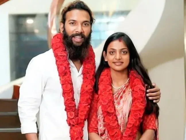 కుంభమేళా గర్ల్ మోనాలిసాకు ప్రాణభయం..