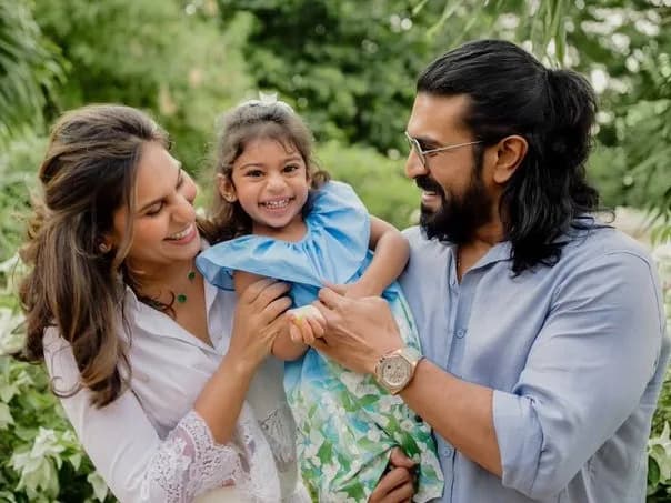 క్లిన్ కారా ఫేస్ ఫస్ట్ టైమ్ రివీల్ చేసిన రామ్ చరణ్-ఉపాసన!