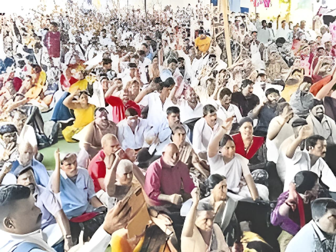 చీకటి GOలతో కార్మికుల పొట్టకొట్టొద్దు