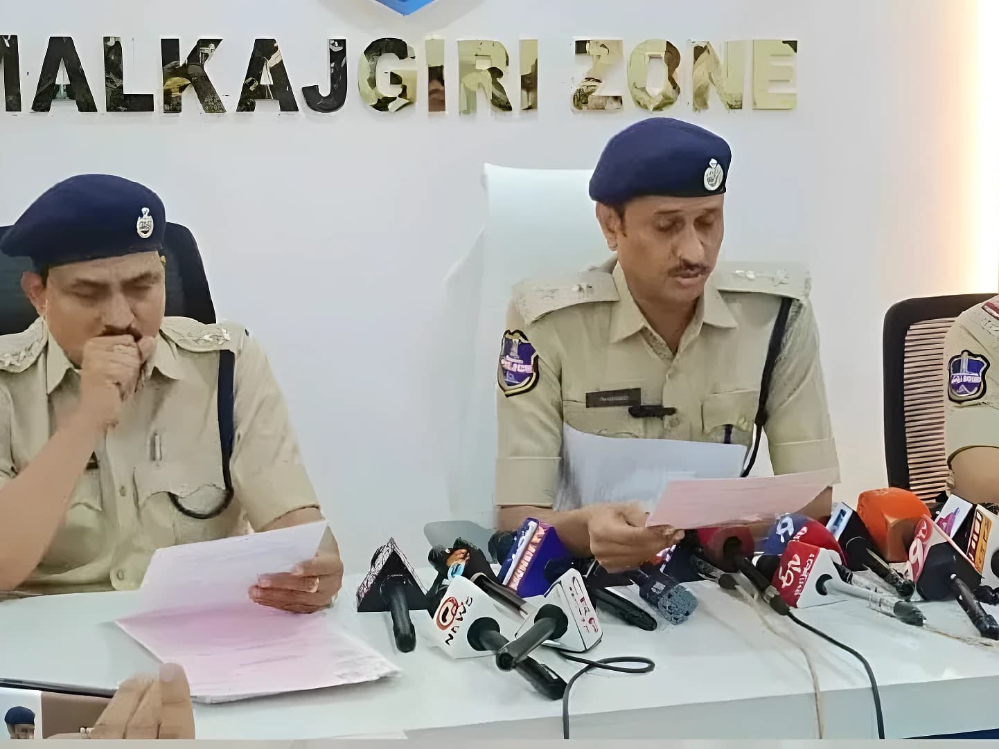 డబుల్ బెడ్‌రూమ్ స్కీమ్‌లో బిగ్ స్కామ్ !