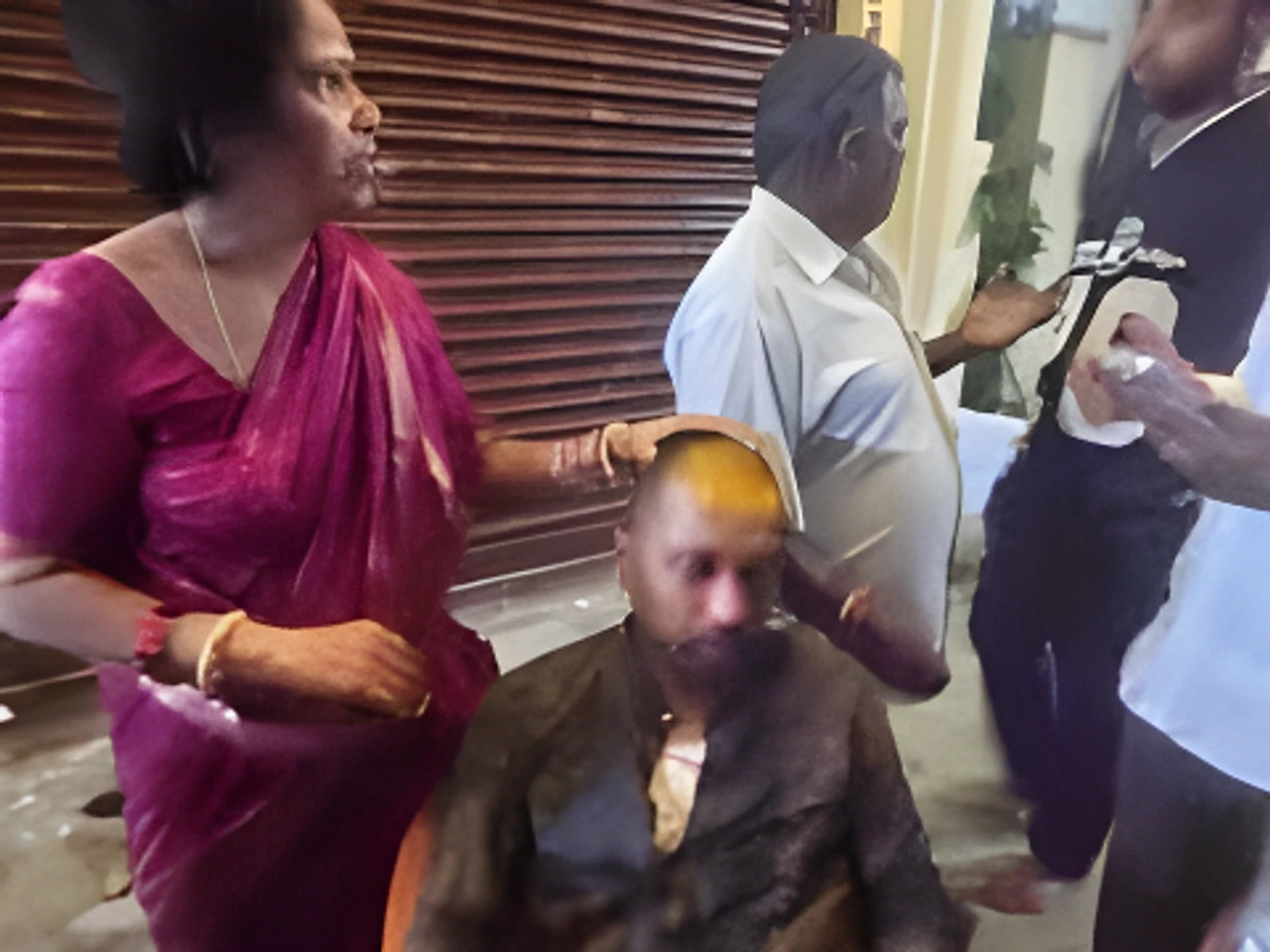 గృహప్రవేశ వేడుకలో బీభత్సం.. కర్రలు, రాళ్లతో దాడి