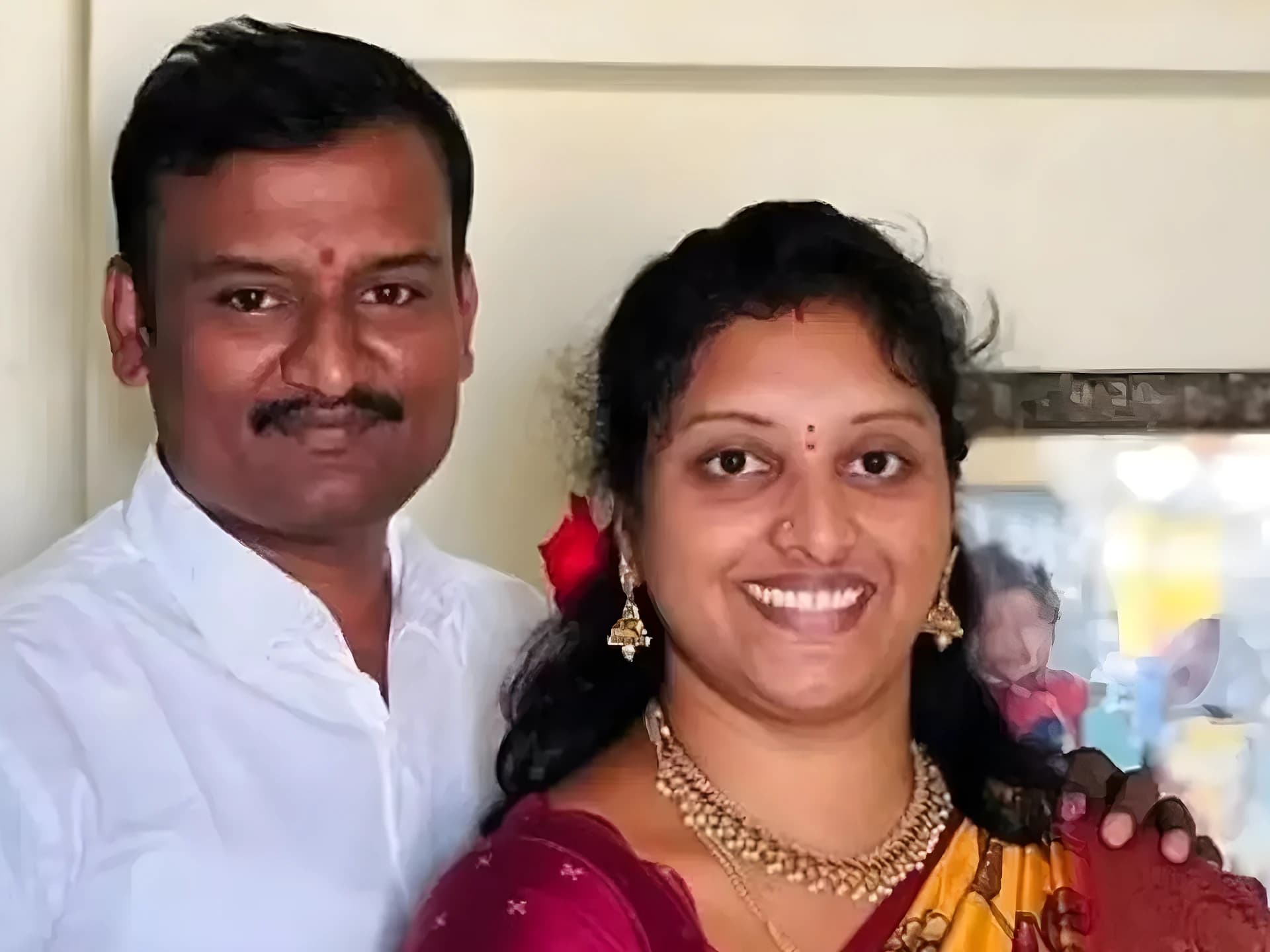 అప్పులు తీర్చలేక దంపతుల ఆత్మహత్య