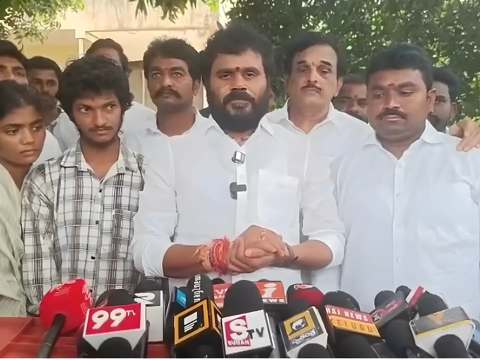 నైతిక బాధ్యతతో పవన్ తప్పుకోవాలి