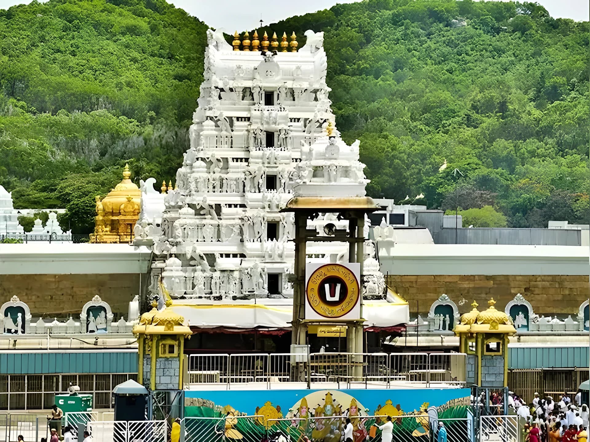 తిరుమల భక్తులకు బిగ్ షాక్.. ఆ రోజుల్లో దర్శనాలు రద్దు!