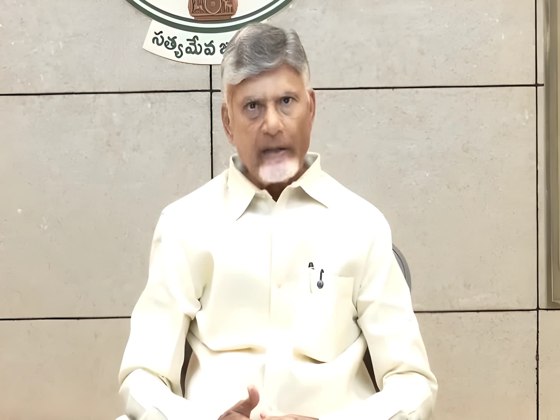 భూములకు పూర్తి భద్రత.. రాజముద్రతో పాస్‌బుక్స్