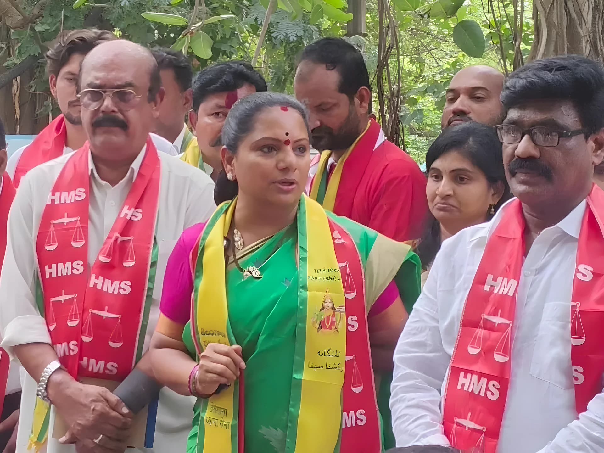 కవితను అడ్డుకున్న అధికారులు.. సింగరేణిలో టెన్షన్