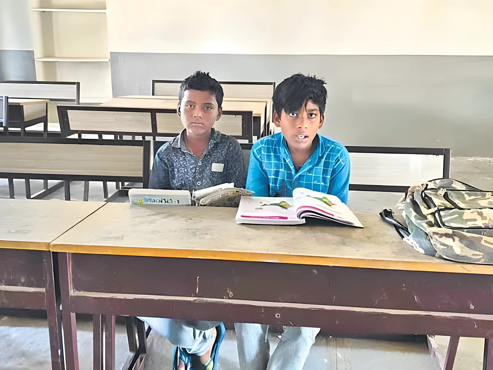 9మంది విద్యార్థులకు 8మంది టీచర్లు