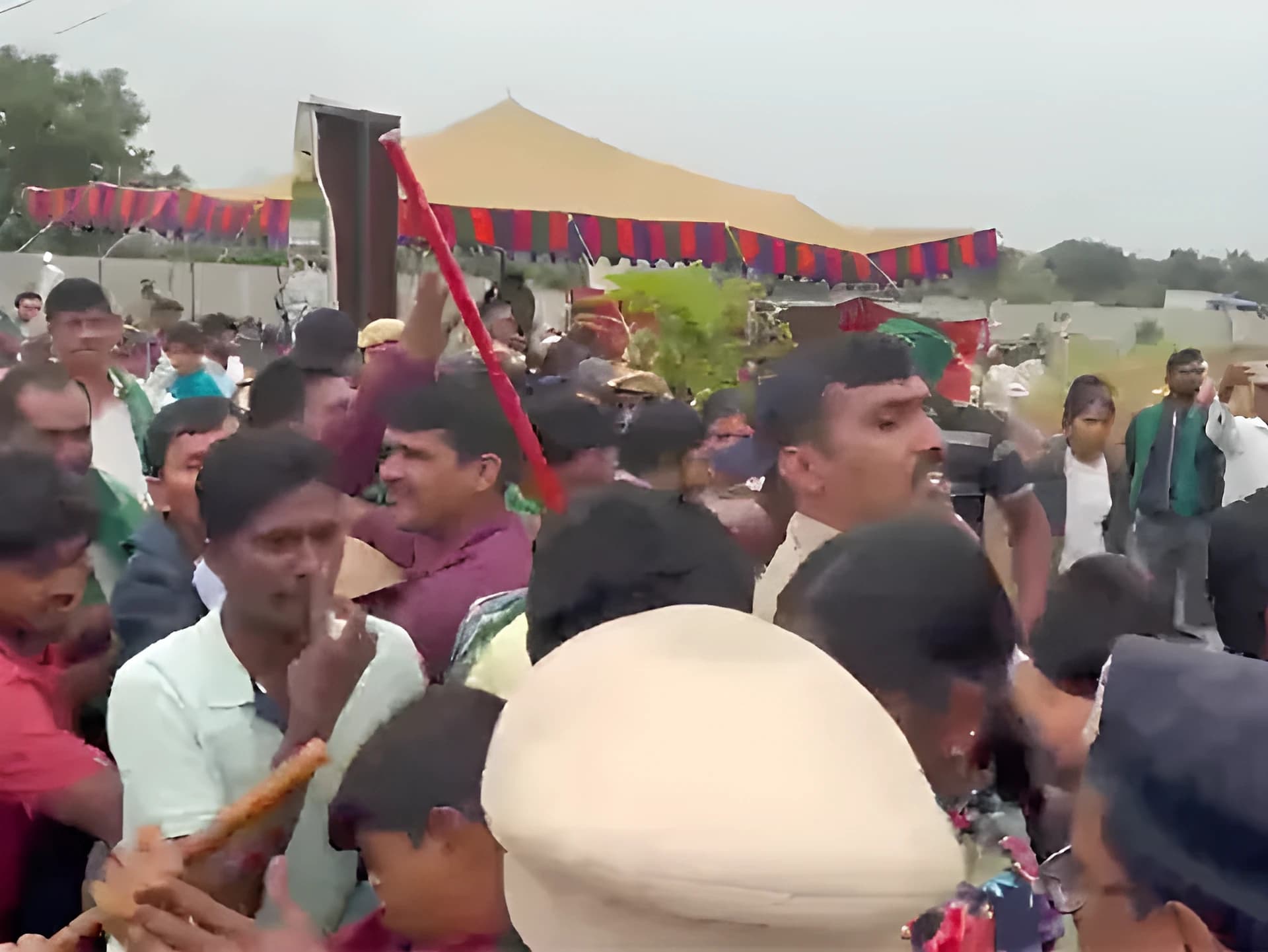 బహదూర్‌గూడలో హైటెన్షన్