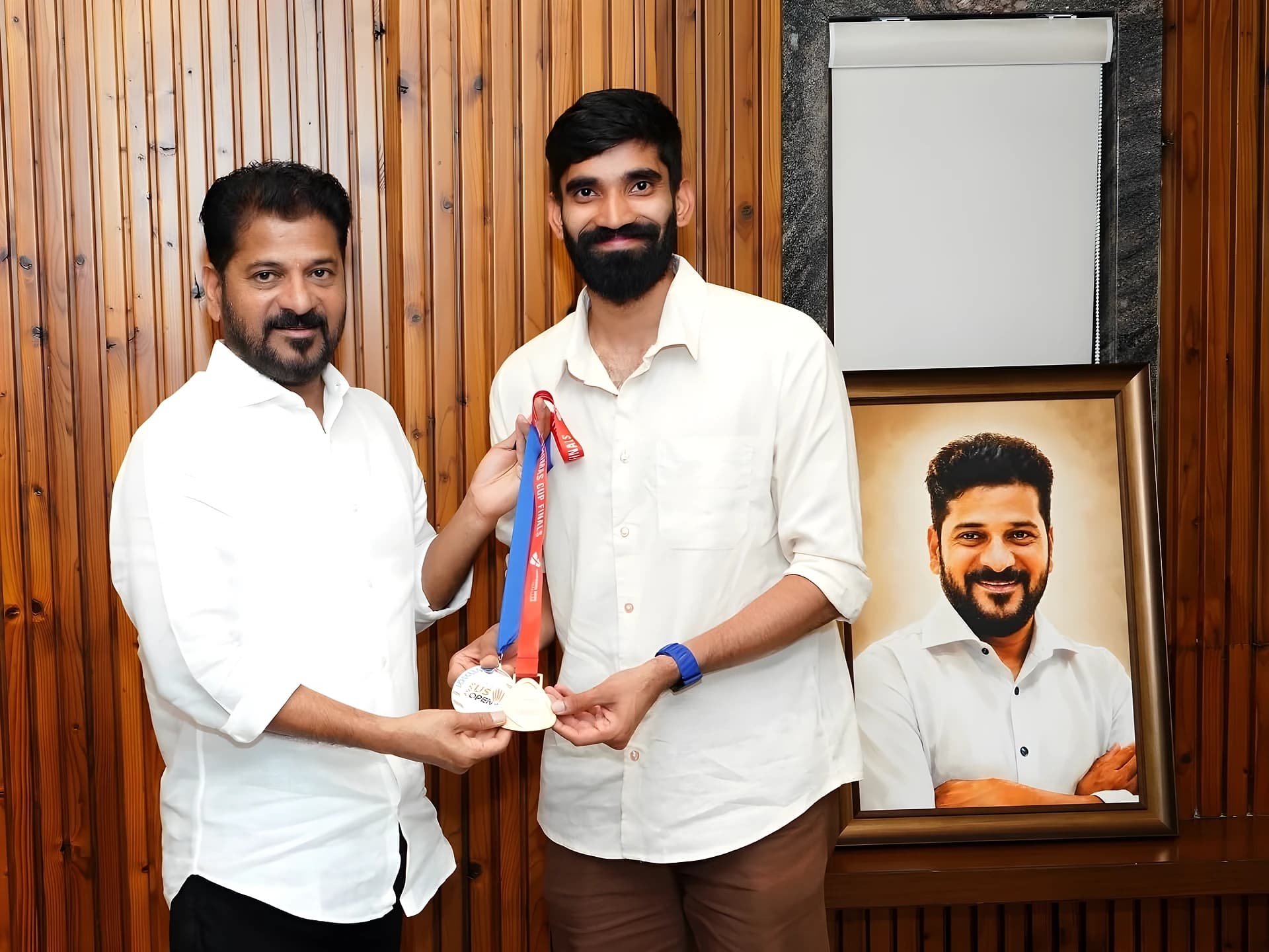రేవంత్ రెడ్డిని కలిసిన కిదాంబి శ్రీకాంత్