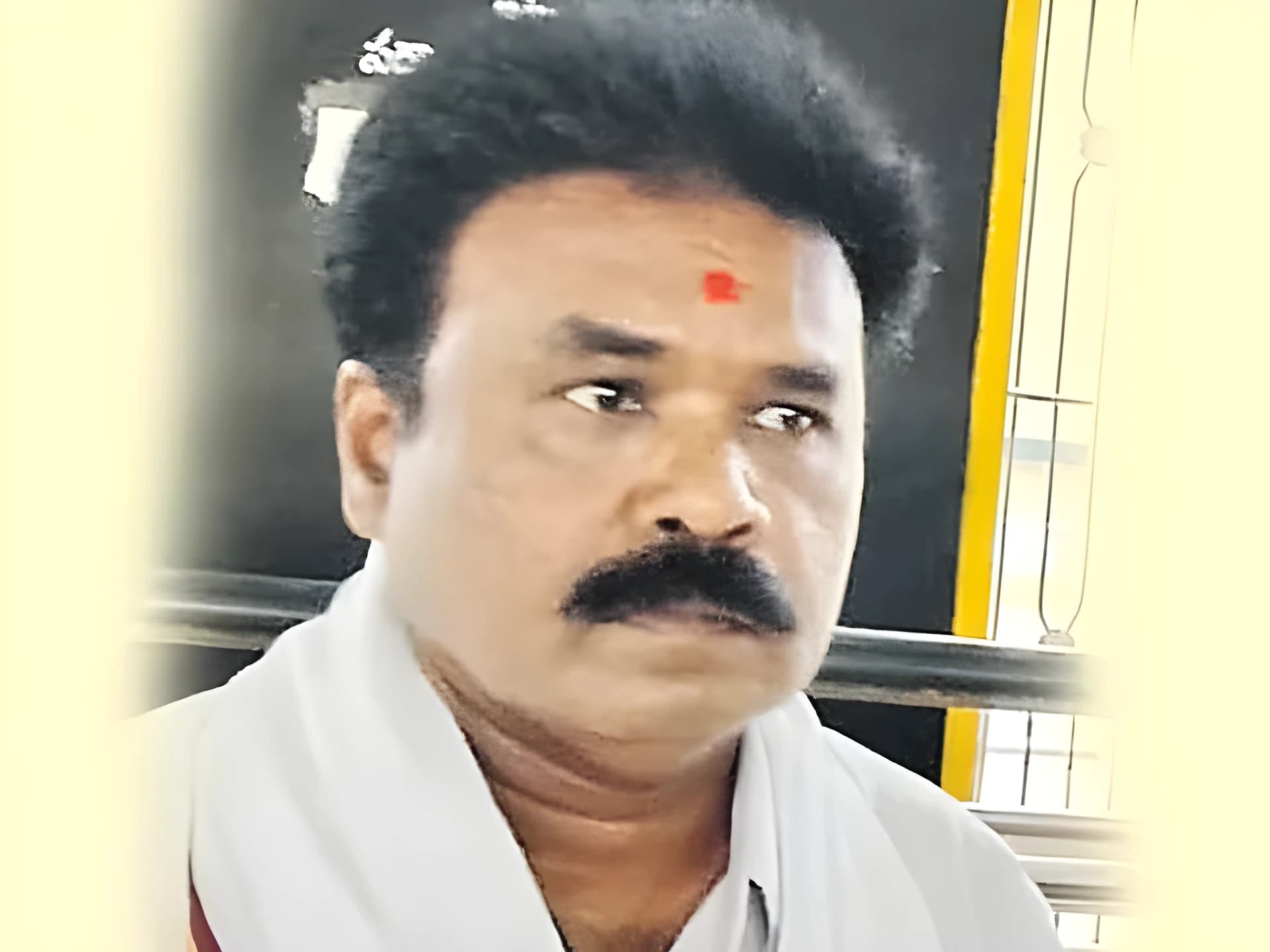 సస్పెండ్ అయిన తహసీల్దార్ ఆత్మహత్య