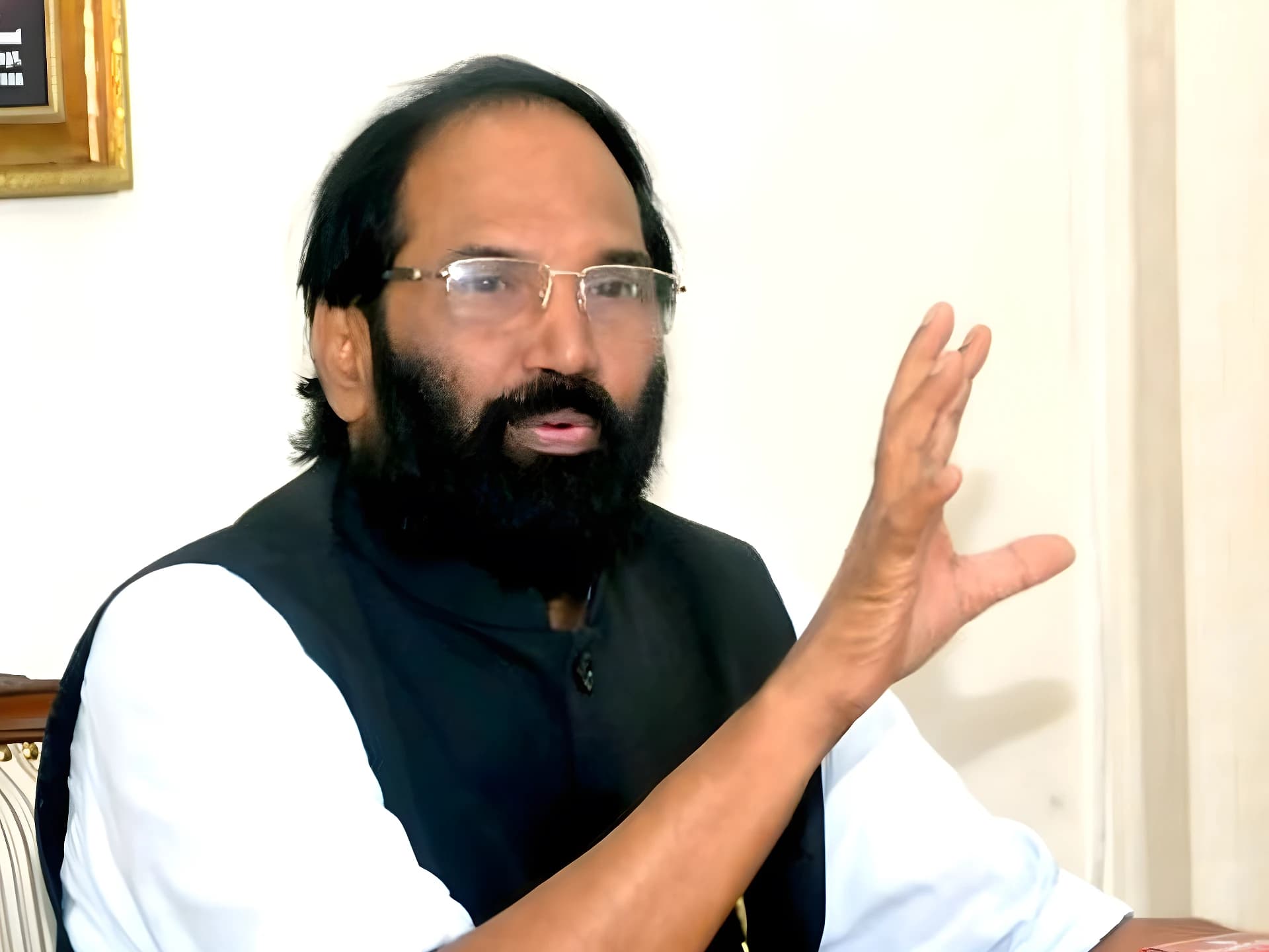 యువత గొంతు నొక్కితే BJP పతనం ఖాయం