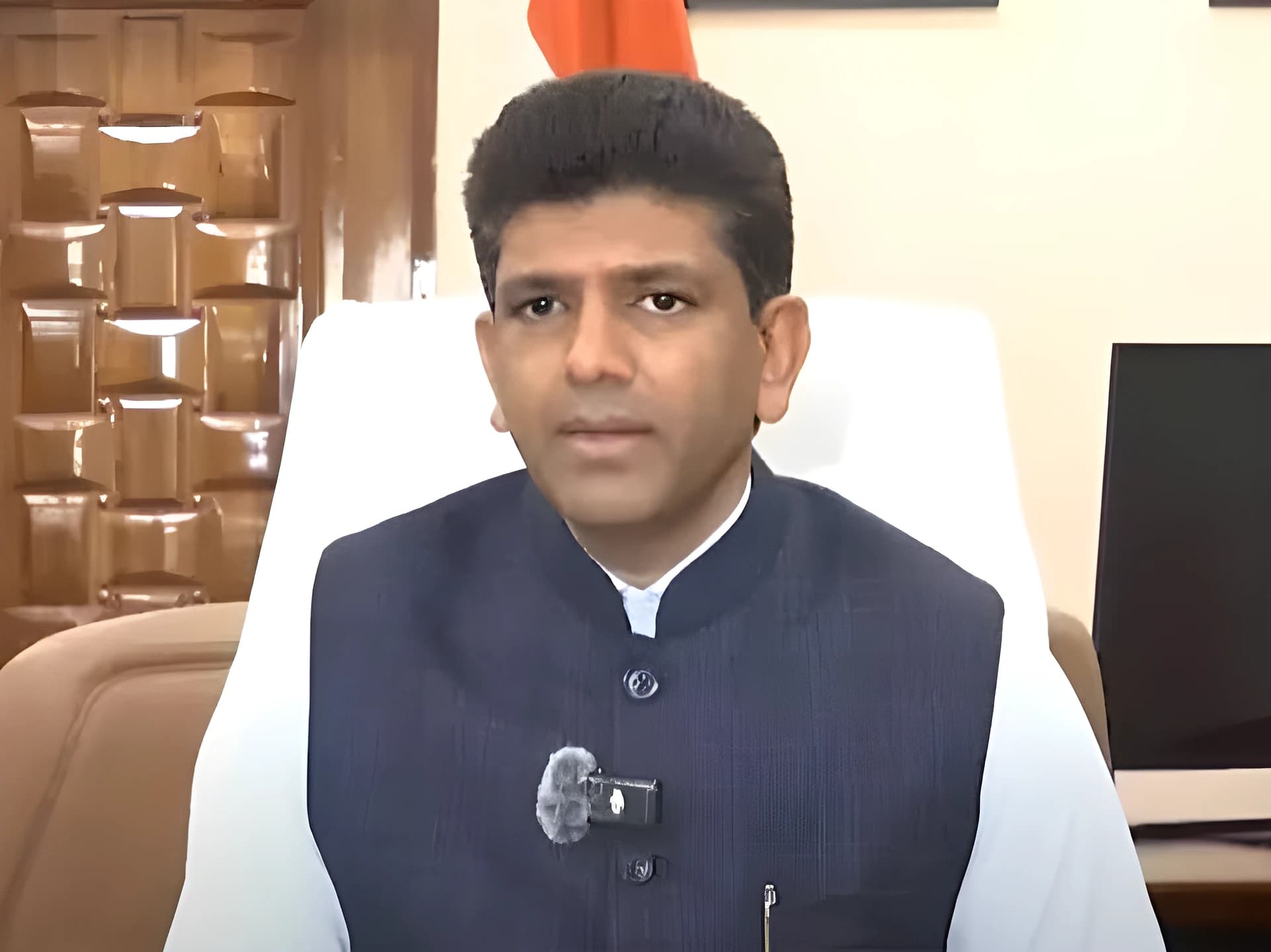 మంత్రి రాజీనామాతో సమస్యలు తీరవు