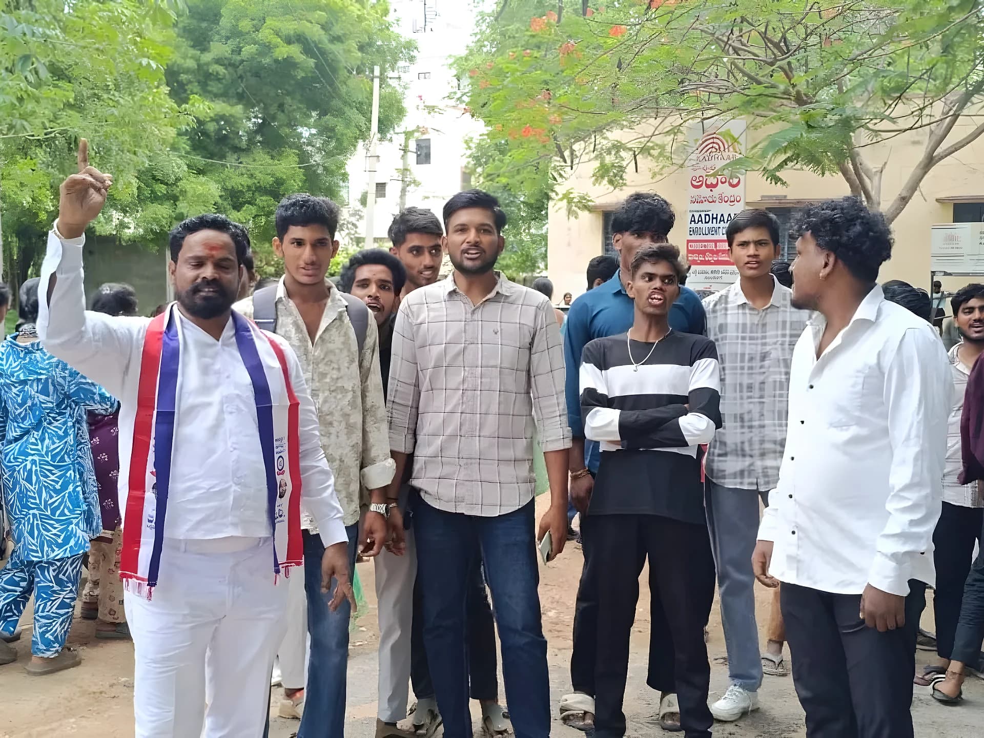విద్యార్థుల భవిష్యత్తుతో ఆటలొద్దు