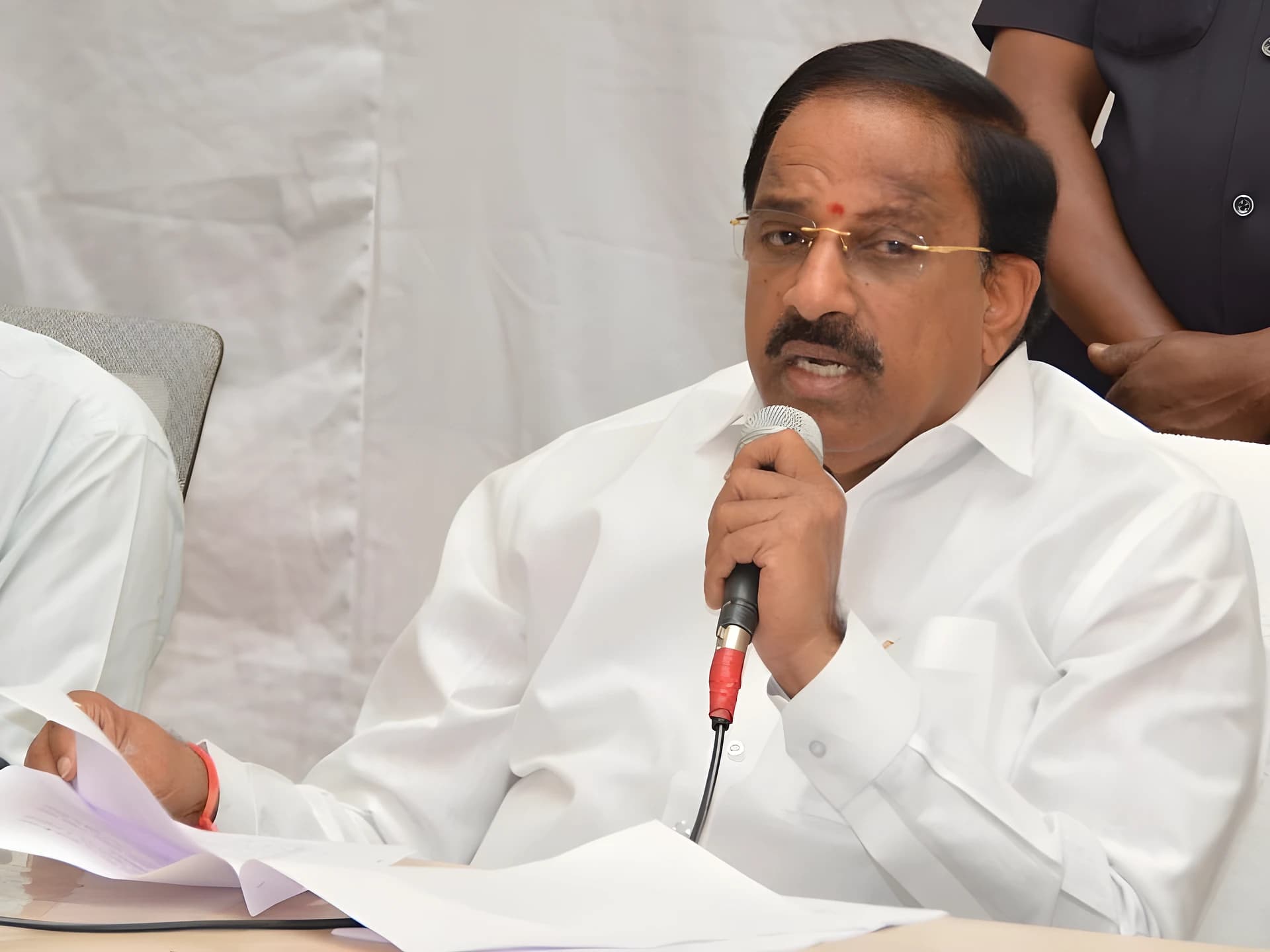 ఆయిల్‌పామ్ కంపెనీలకు తుమ్మల స్ట్రాంగ్ వార్నింగ్