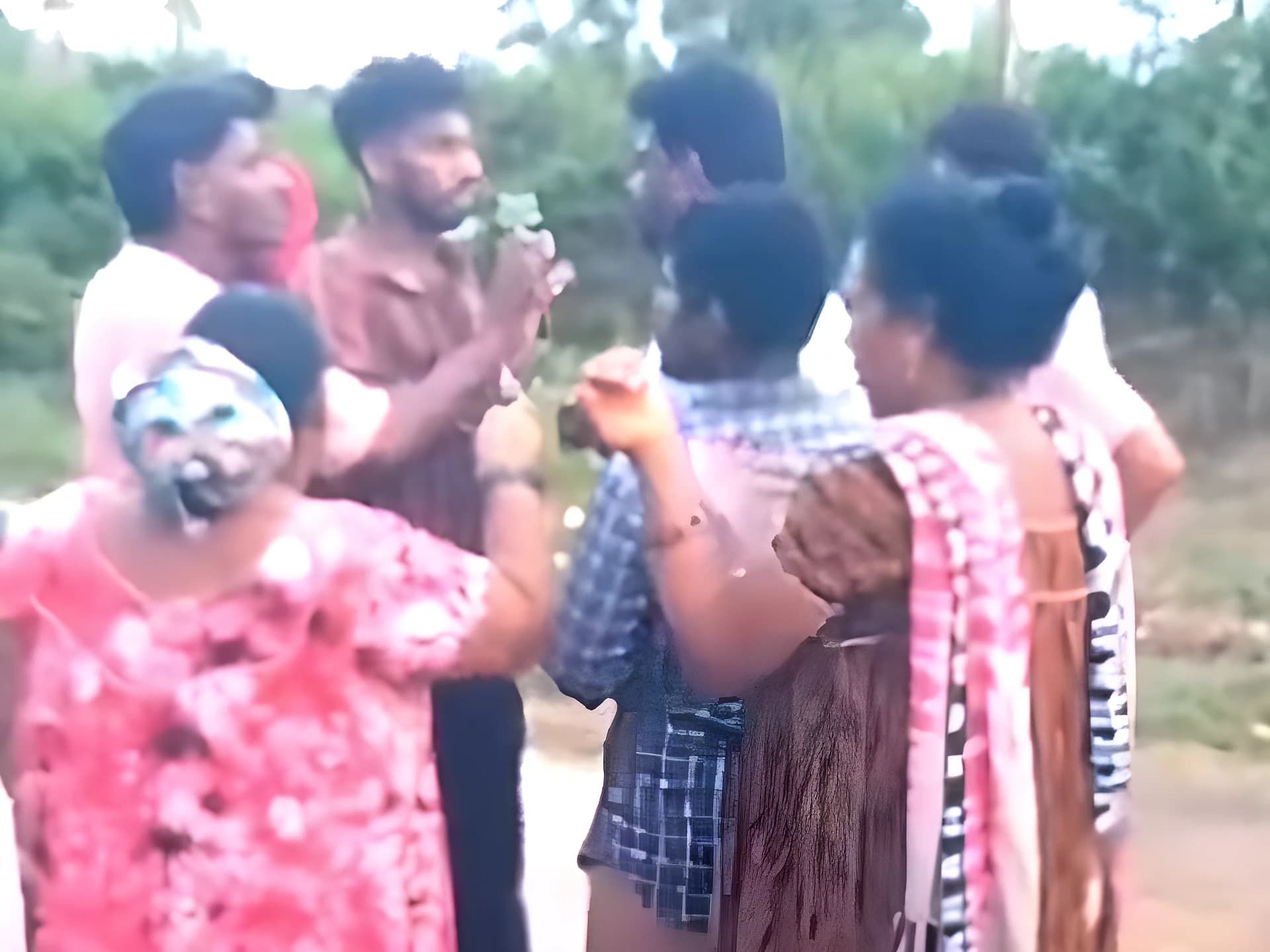ఆరు దాటాక బయటకు రావాలంటే హడల్