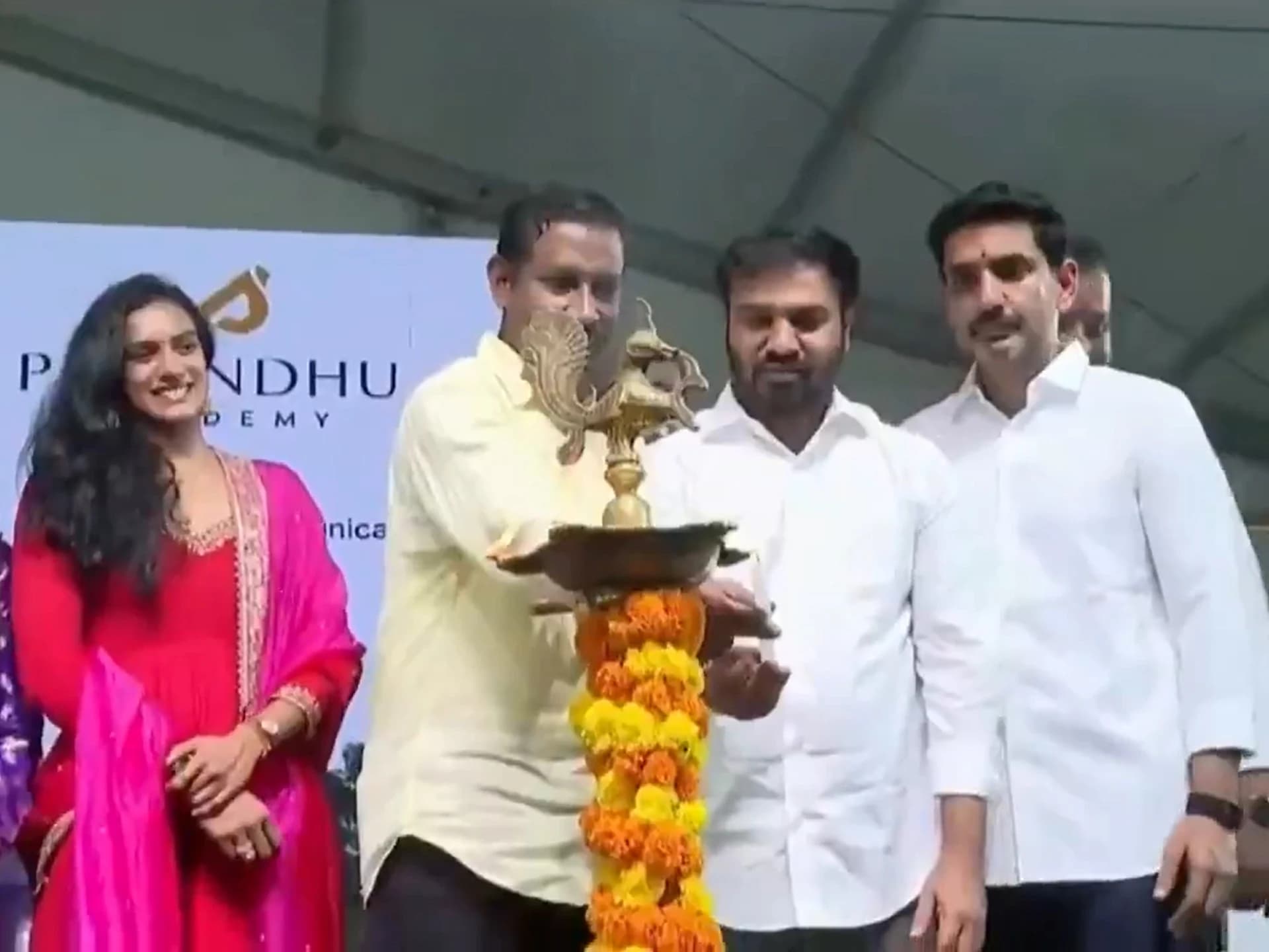 పీవీ సింధు స్పోర్ట్స్ అకాడమీకి భూమిపూజ.. హాజరైన నారా లోకేశ్