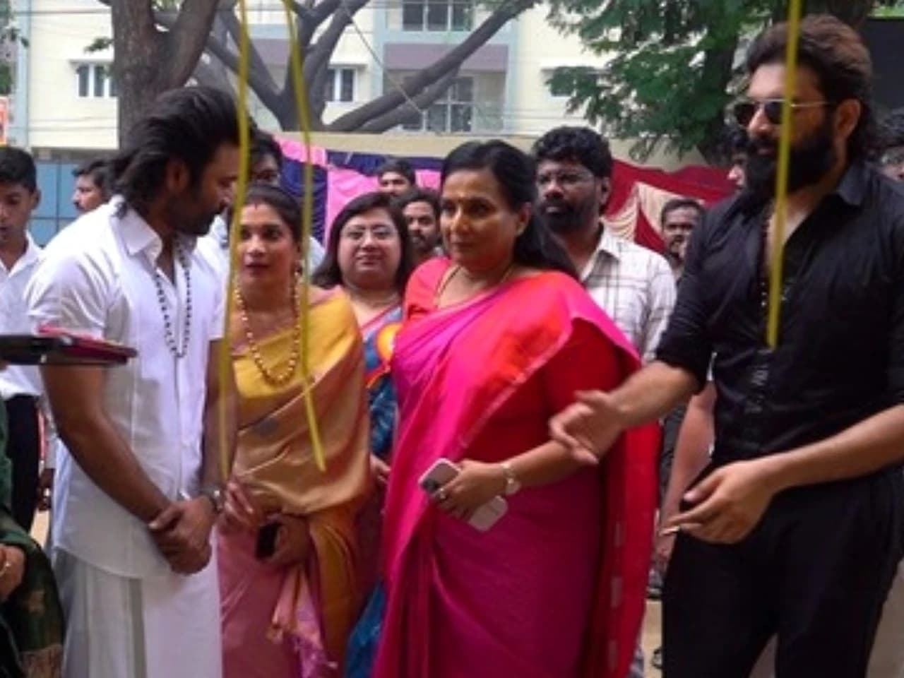 తను చదివిన స్కూల్‌కే గ్రాండ్ గిఫ్ట్- ధనుష్