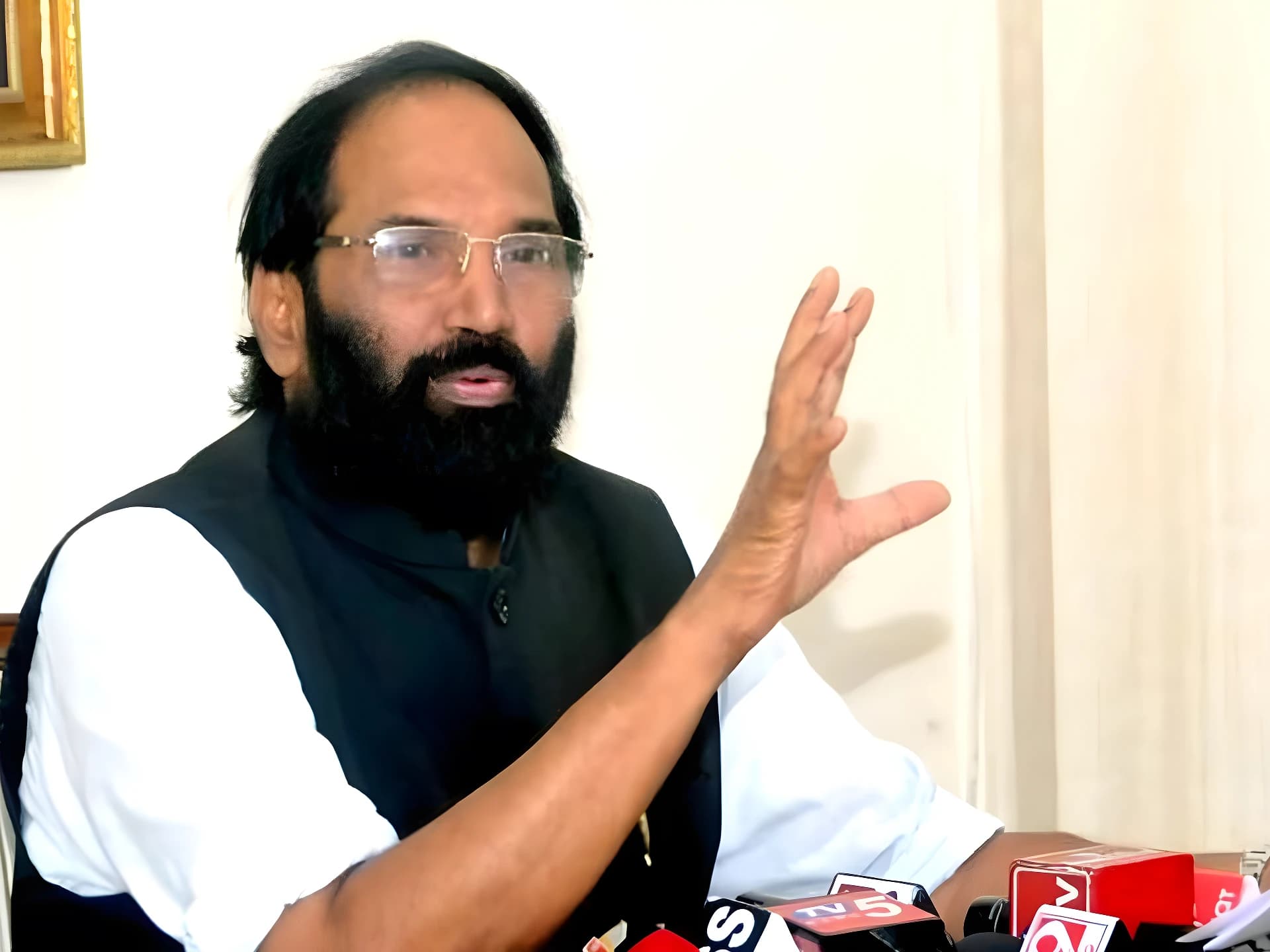అధికారం పోయాకే హక్కులు గుర్తొచ్చాయా: ఉత్తమ్