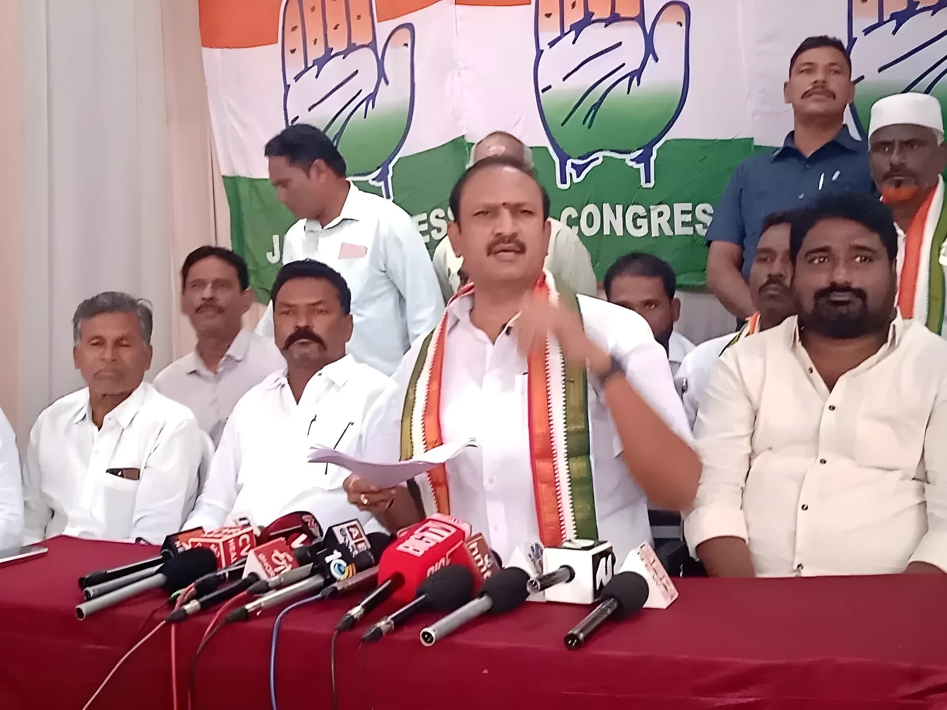 బండి సంజయ్‌కు కాంగ్రెస్ నేత ఓపెన్ ఛాలెంజ్