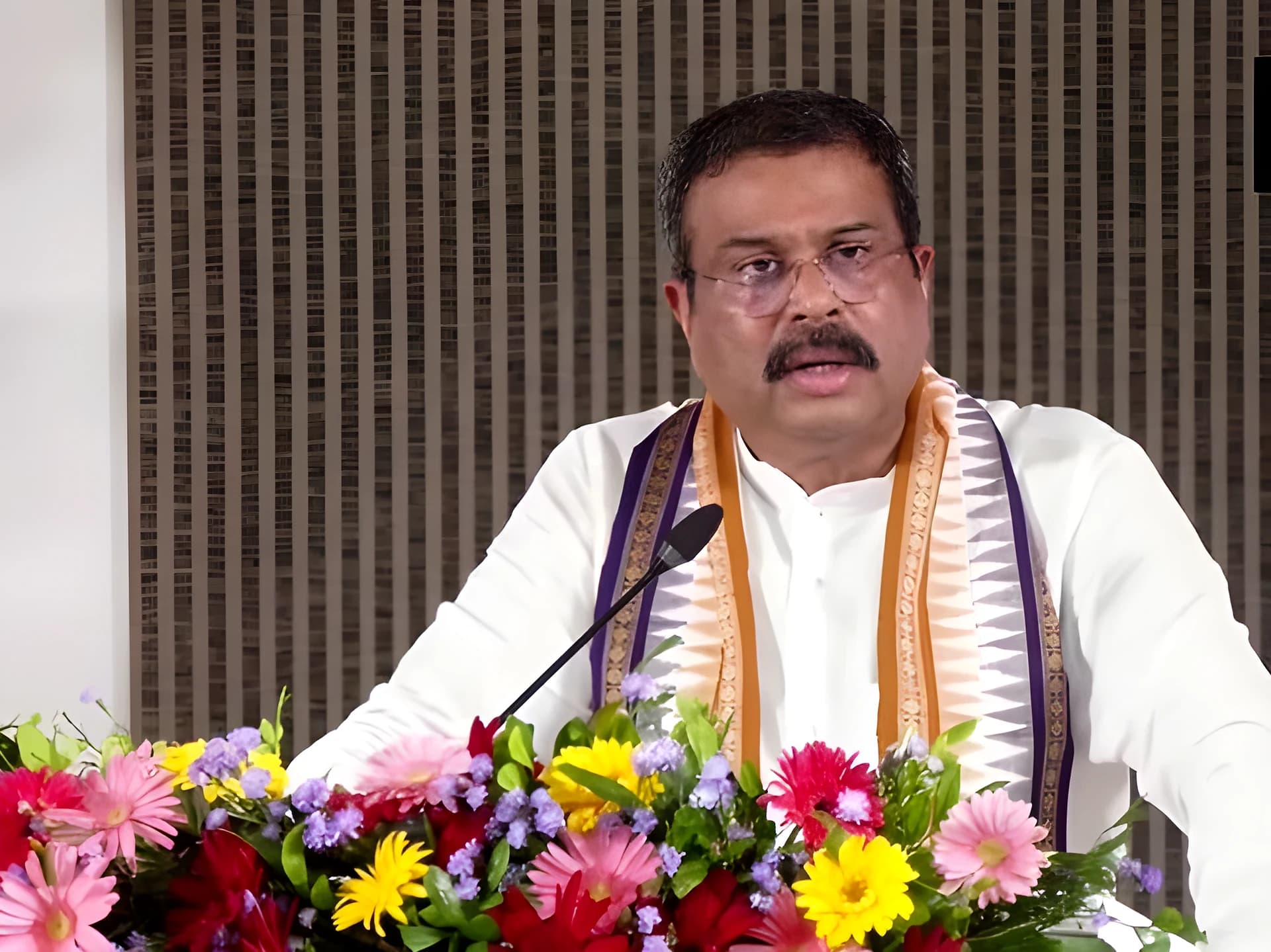 Gen Z కోసం ధర్మేంద్ర ప్రధాన్ రాజీనామా చేశారా?