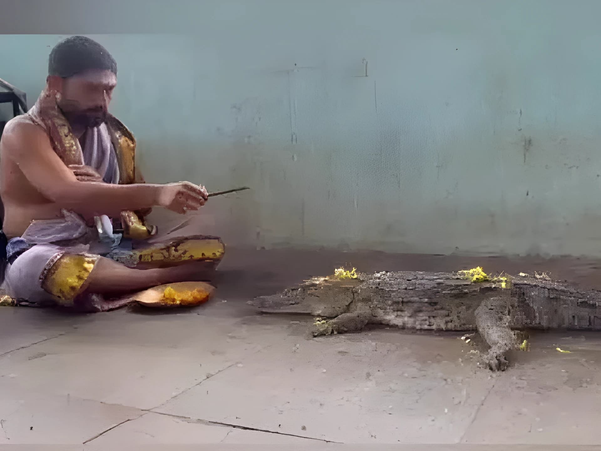 వింత ఘటన.. మొసలికి పూజలు చేసిన భక్తులు