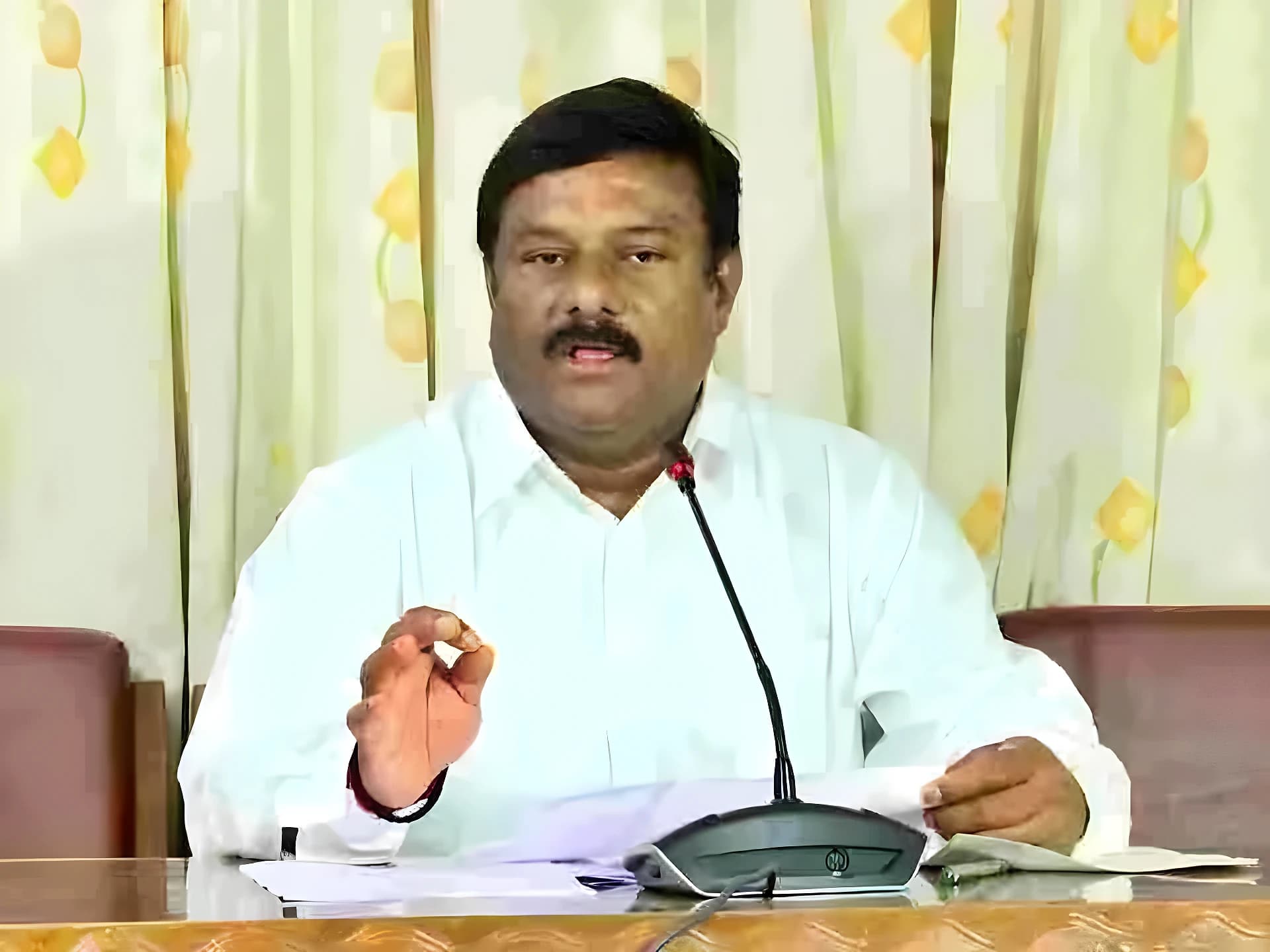 భూ అక్రమాలపై శ్వేతపత్రం రిలీజ్ చేయాలి : ఏలేటి