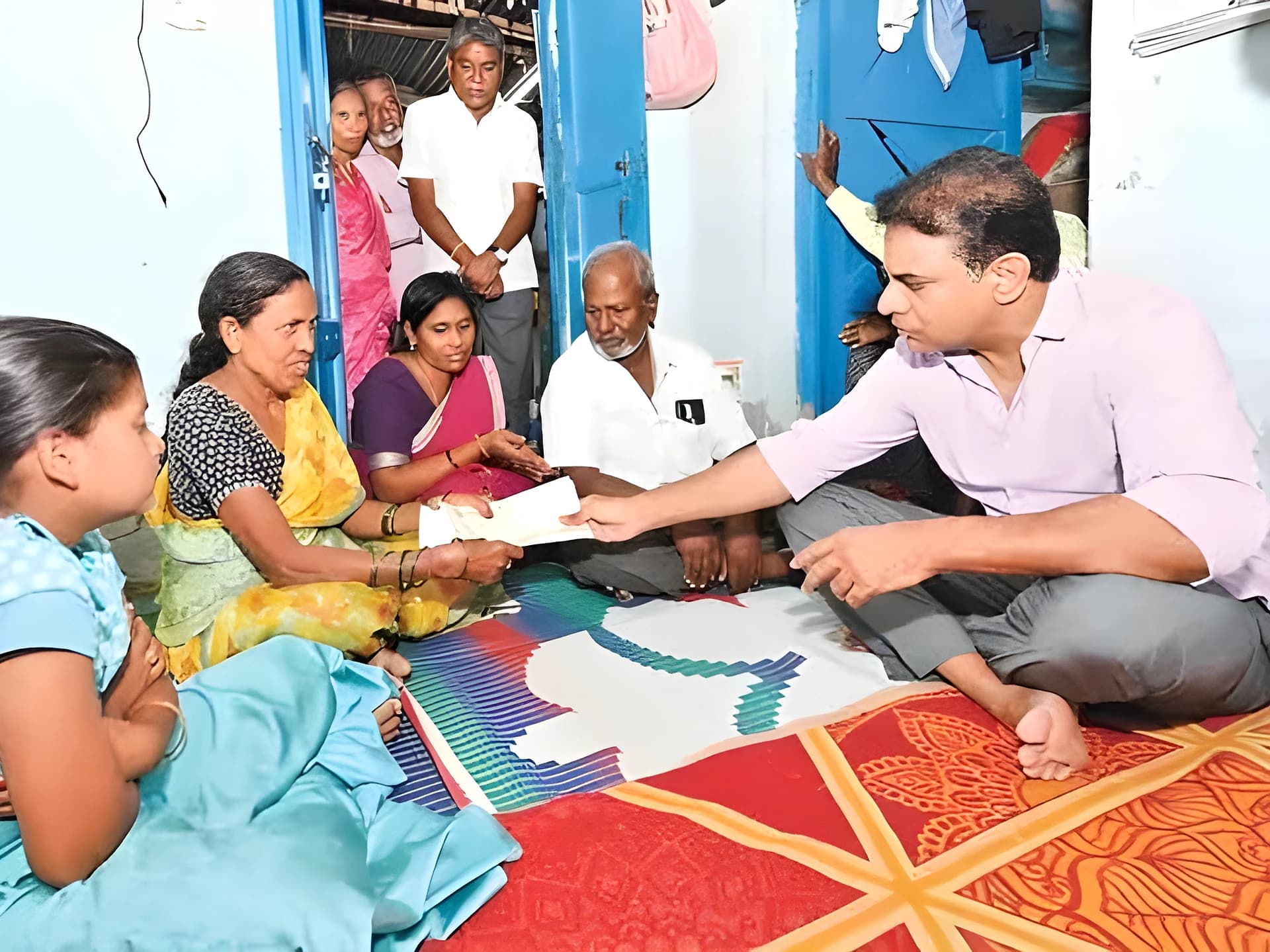 ప్రభుత్వాలు మారినా.. పథకాలు ఆపొద్దు: KTR